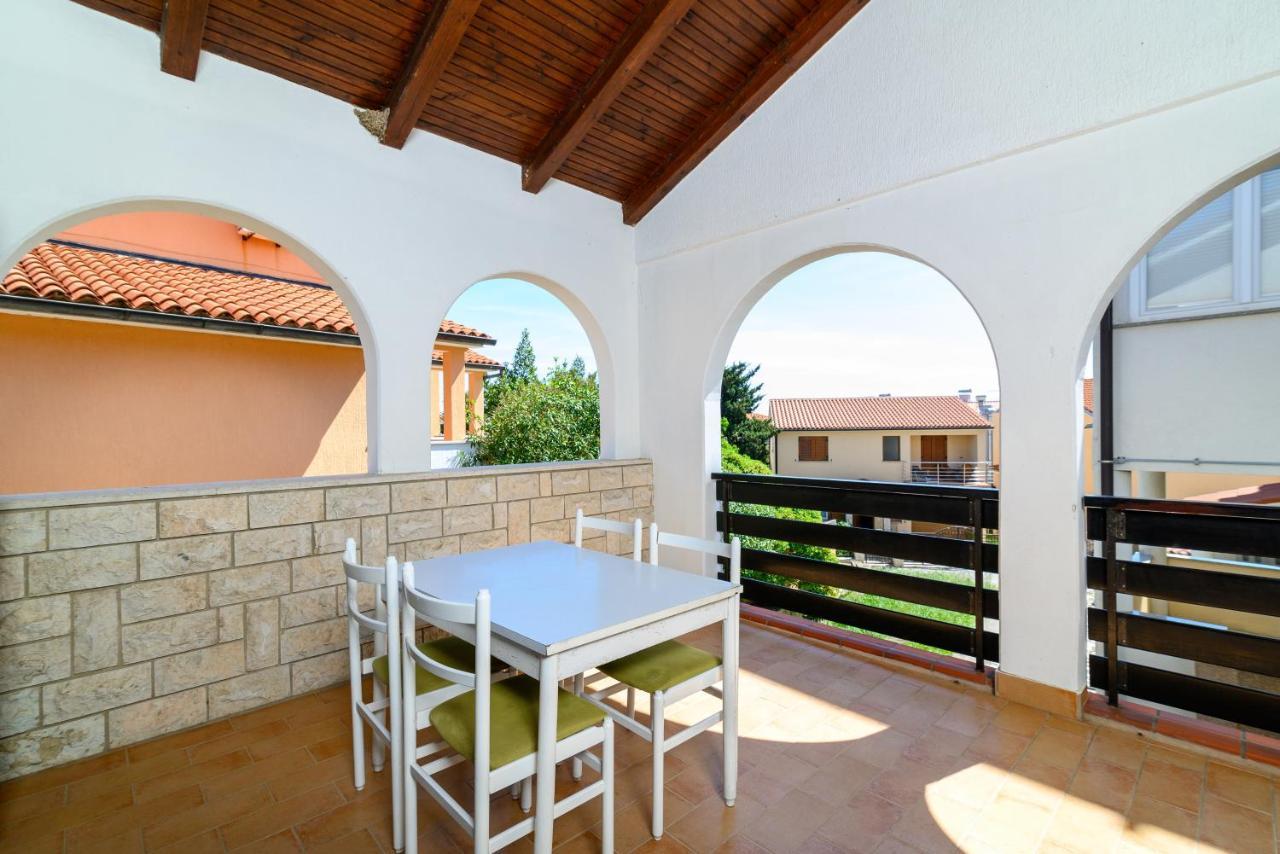 Apartments With A Parking Space Premantura, Medulin - 2228 외부 사진